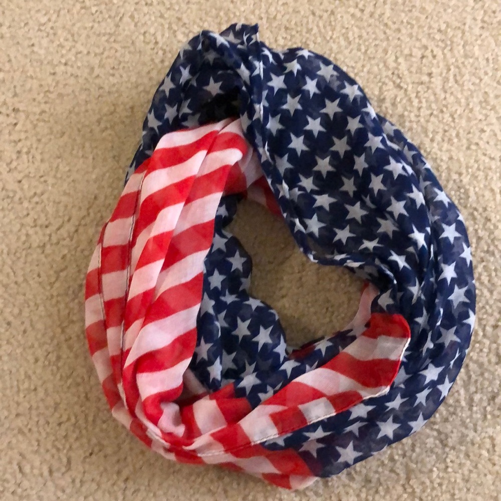 Lightweight infinity scarf